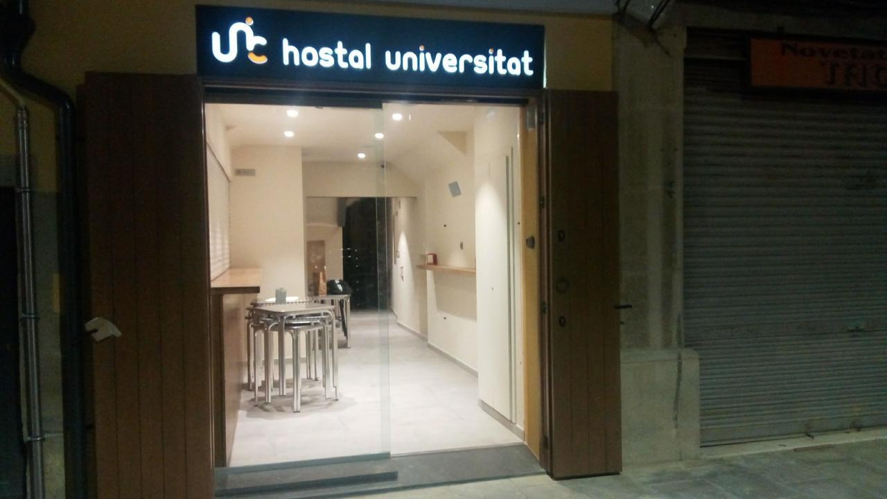 Hostal Universitat Cervera  Exteriör bild