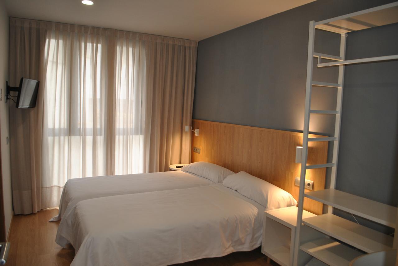 Hostal Universitat Cervera  Exteriör bild