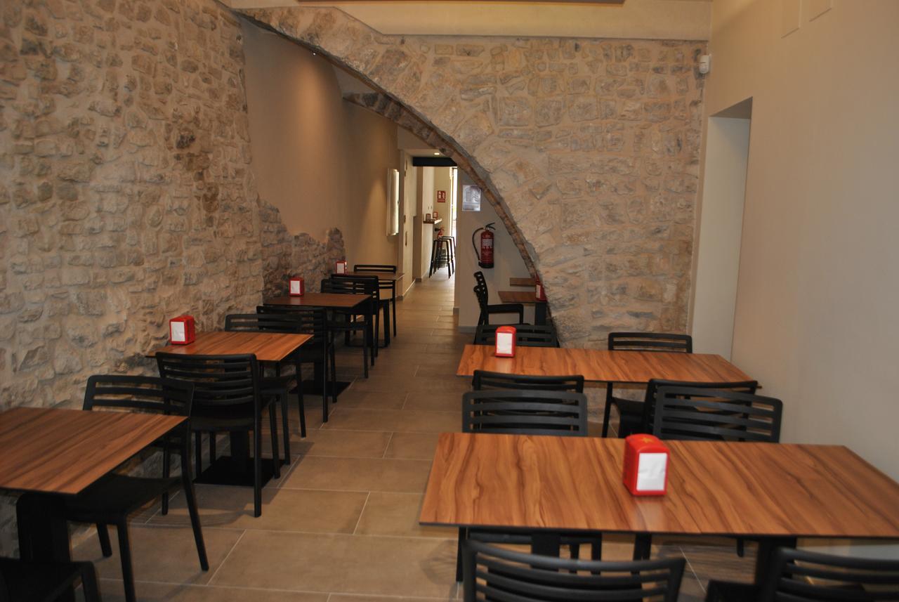 Hostal Universitat Cervera  Exteriör bild