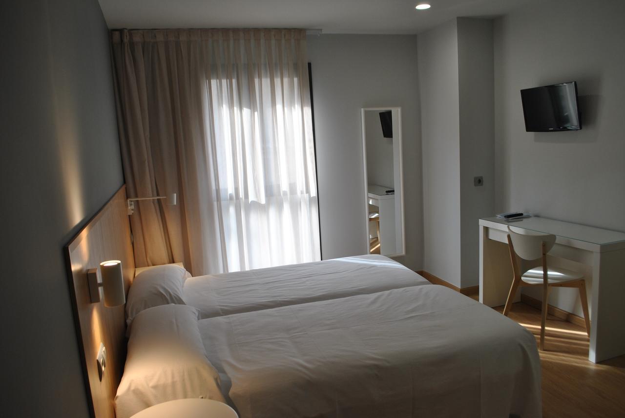 Hostal Universitat Cervera  Exteriör bild