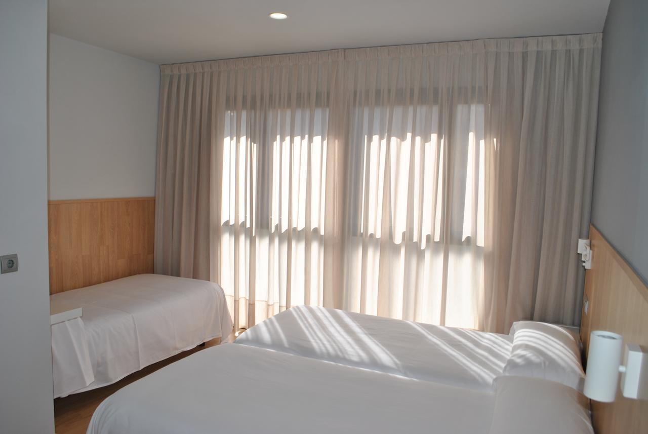 Hostal Universitat Cervera  Exteriör bild
