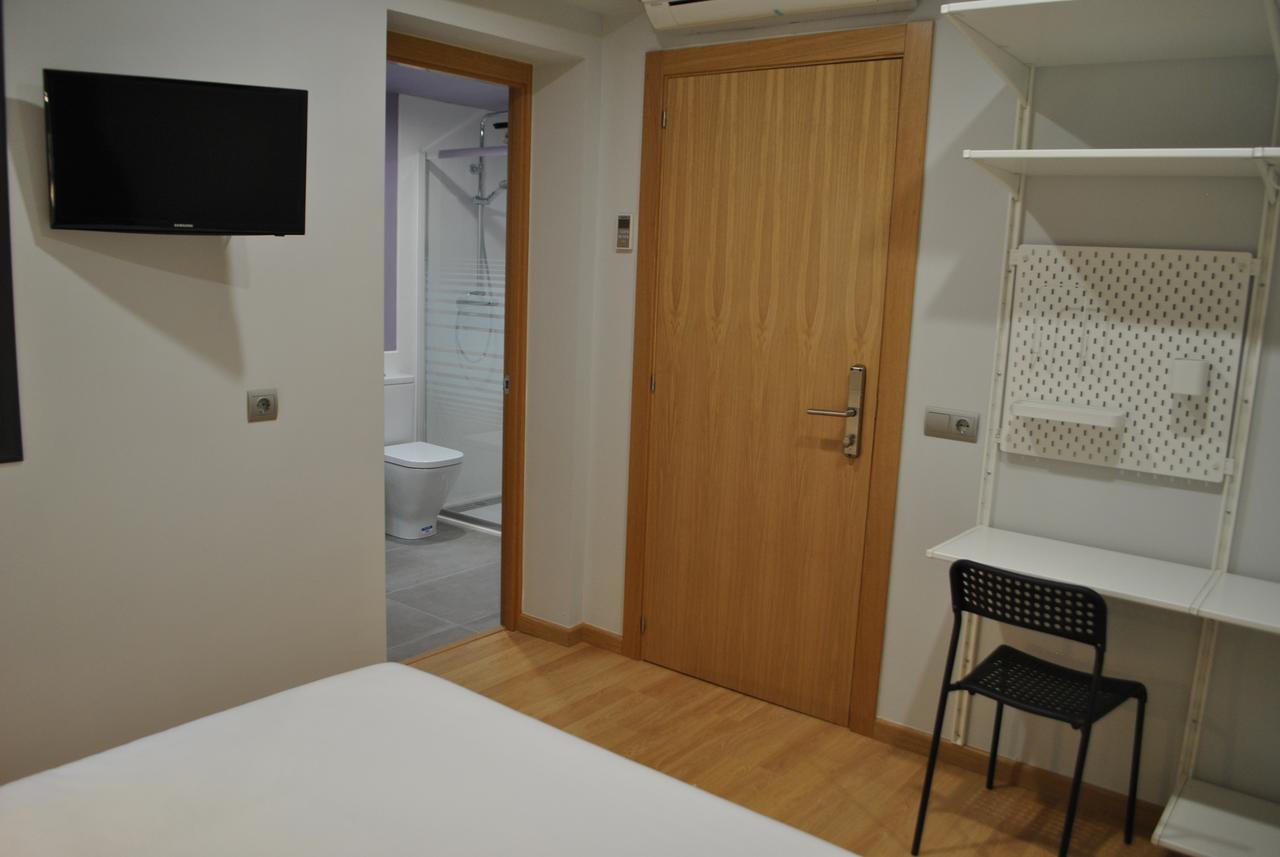 Hostal Universitat Cervera  Exteriör bild