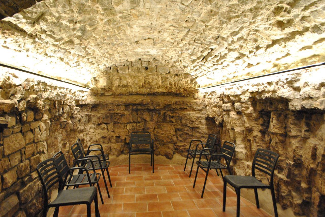 Hostal Universitat Cervera  Exteriör bild